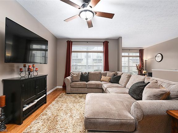 3rd image of 1222 Chapman Ln Unit 3