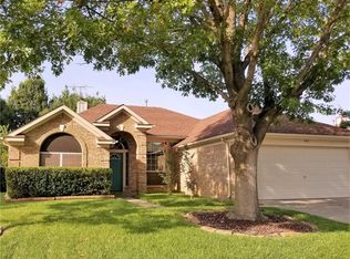 705 Gentry Dr, Arlington, TX 76018