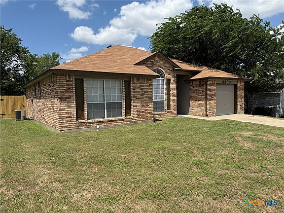 2nd image of 2203 Bluebonnet Dr