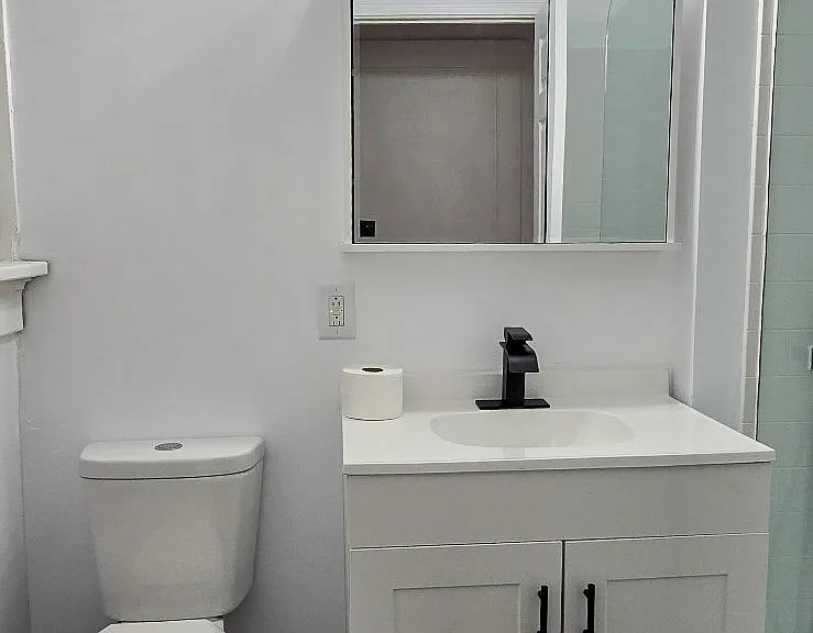 303 E Washington St #5 — Photo 3