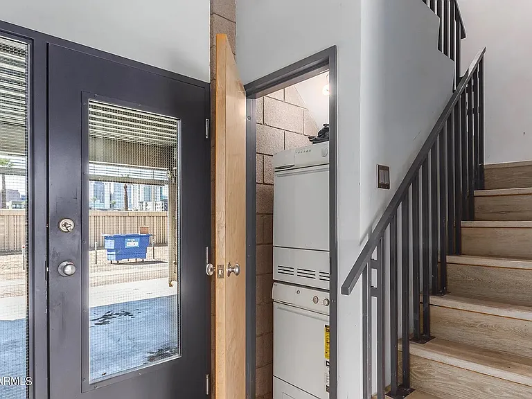 525 E Willetta St #9 — Photo 16