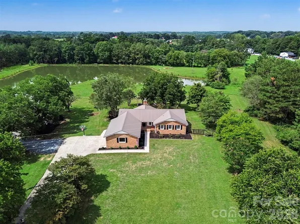 5718 White Store Rd, Wingate, NC 28174