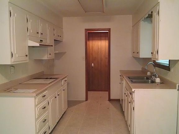 3rd image of 1090 County Road 3771
