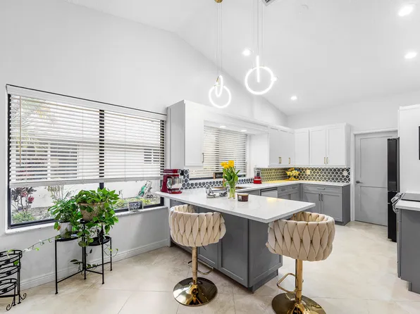 1370 NW 28th Avenue, Delray Beach, FL 33445