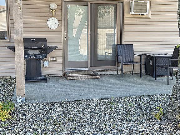 2nd image of 2110 14th Ave N APT 104