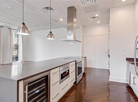 4th image of 518 Julia St