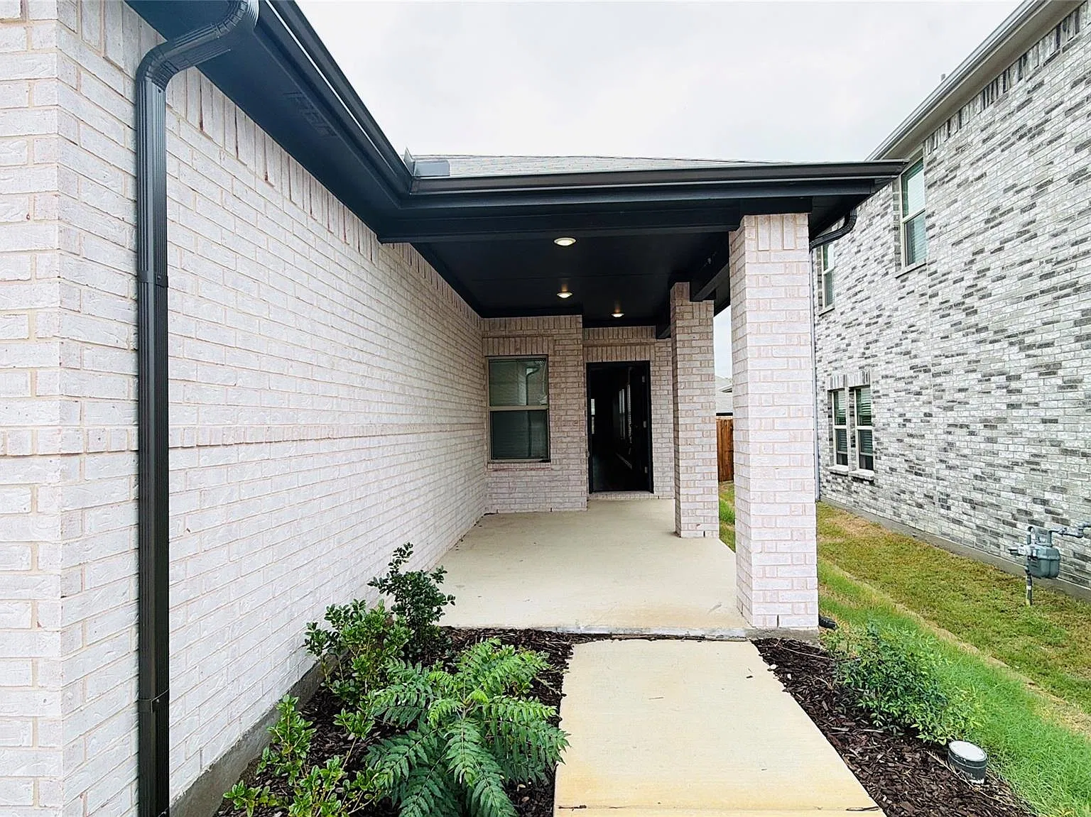 4 bed, 1615 sqft, $2,150 — Photo 3