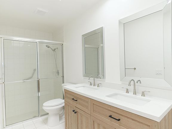 3rd image of 1202 Silverleaf Oak Court