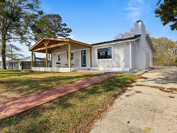 4th image of 414 Shrine Club Rd