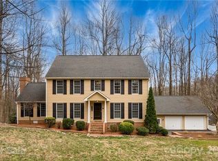 104 Continental Dr, Flat Rock, NC 28731