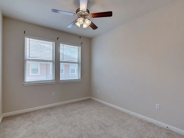 13800 Lyndhurst St #73 — Photo 23
