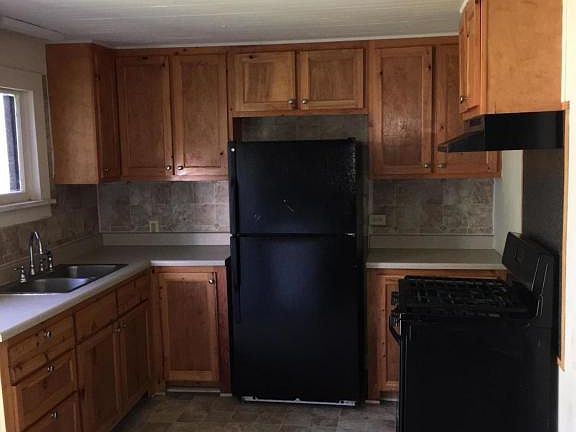 3rd image of 117 N Lamar St
