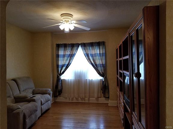3rd image of 309 Griffiths St #11