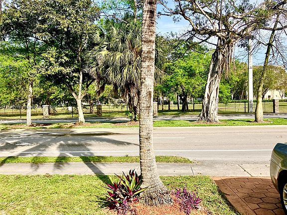 3rd image of 5225 NW 70th Ave