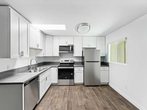 French Park Square Apartments, 533 E Washington Ave APT 13, Santa Ana, CA 92701