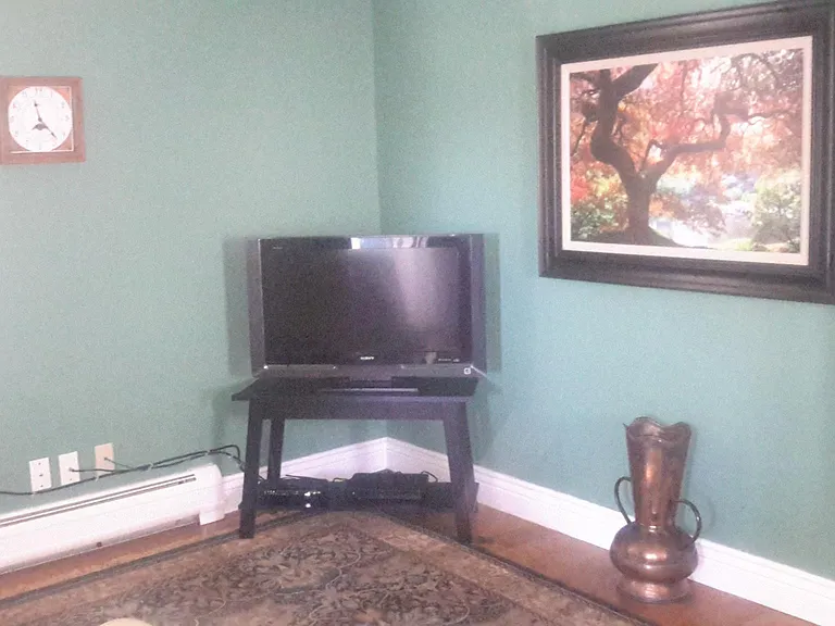 215 W Carr Ave — Photo 4