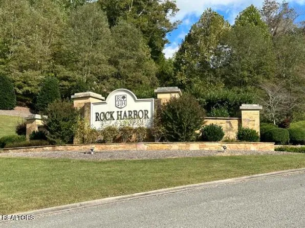 Smokey Quartz Blvd, New Tazewell, TN 37825