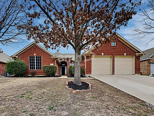 8321 Emerald Cir Photo 1