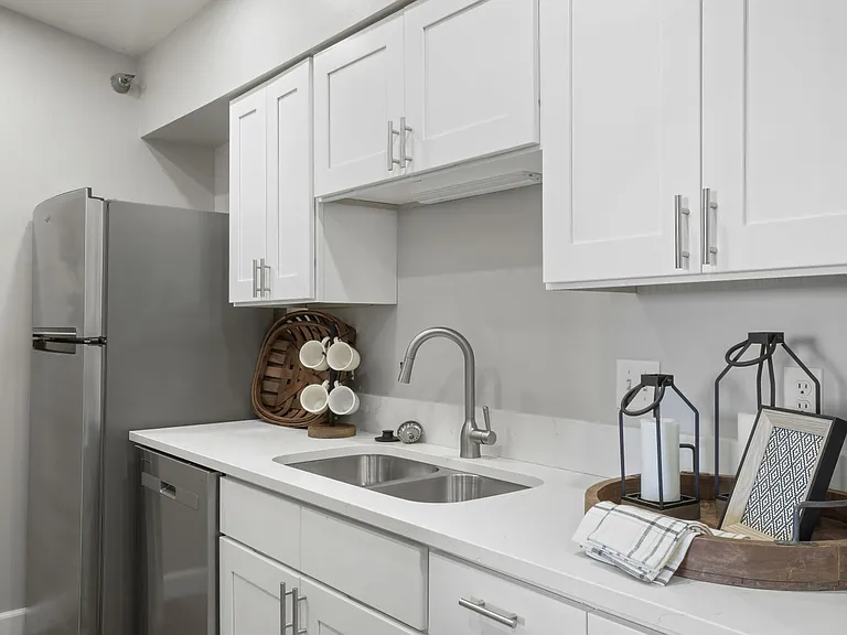 Oak Brook Park Apartments — Photo 20