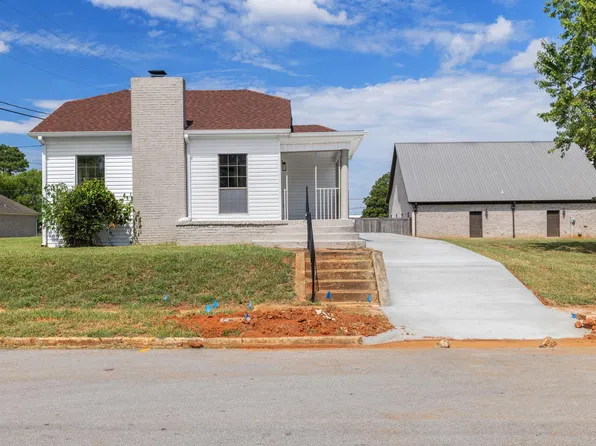 104 Hollywood Ave, Muscle Shoals, AL 35661