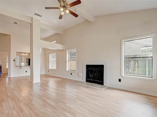 406 Charidges Dr, Houston, TX 77034