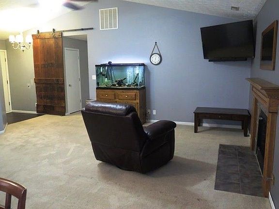 4th image of 2905 Bowfield Way