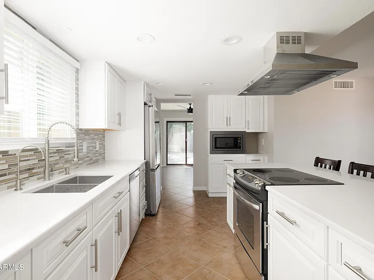 8643 E Palo Verde Dr — Photo 4