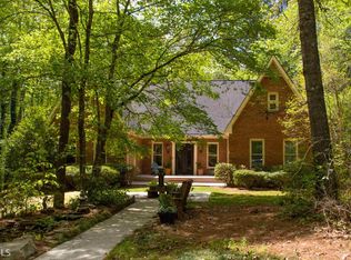 360 Camelot Dr, Fayetteville, GA 30214