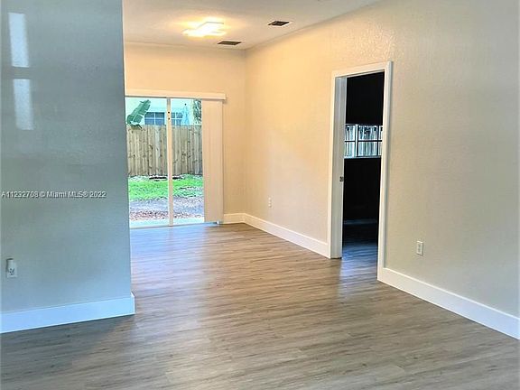 5th image of 2731 NE 3rd Dr Unit 105