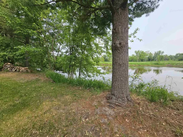 225 East Water Street, Montello, WI 53949