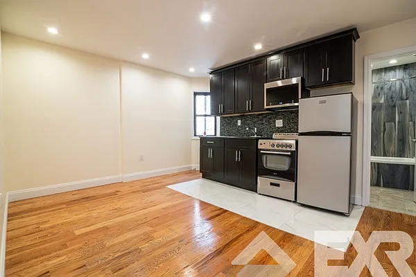 Rented by EXR | media 8