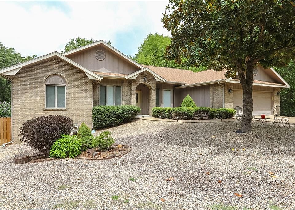 1st image of 2 Merrihills Cir