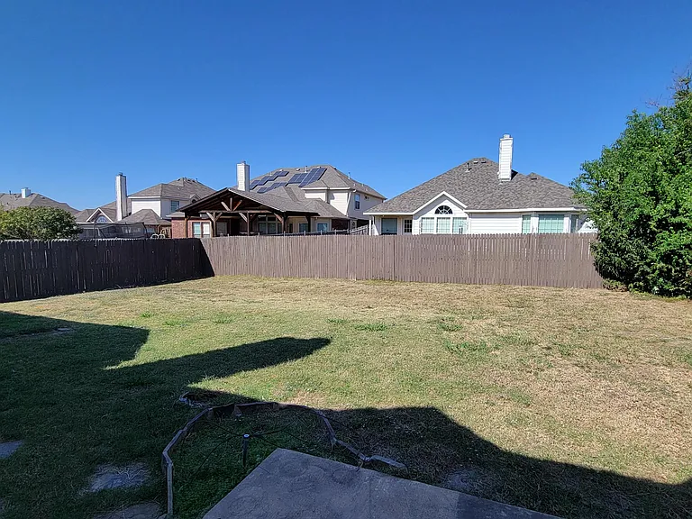 5400 Meadow Valley Dr — Photo 34