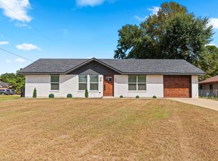 801 Holly St, New Llano, LA 71461