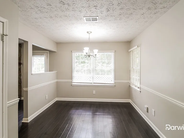 584 Cedar Ct — Photo 6