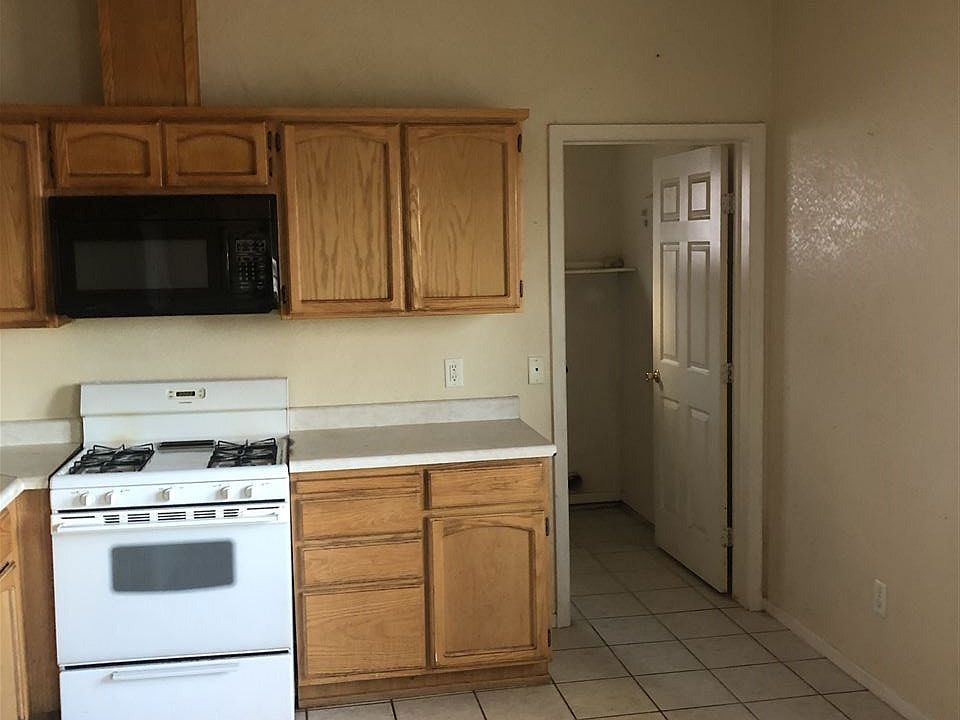 2nd image of 1416 N Los Portales Ave