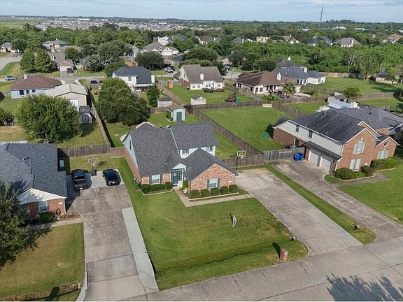 3rd image of 8018 Dogwood Ct