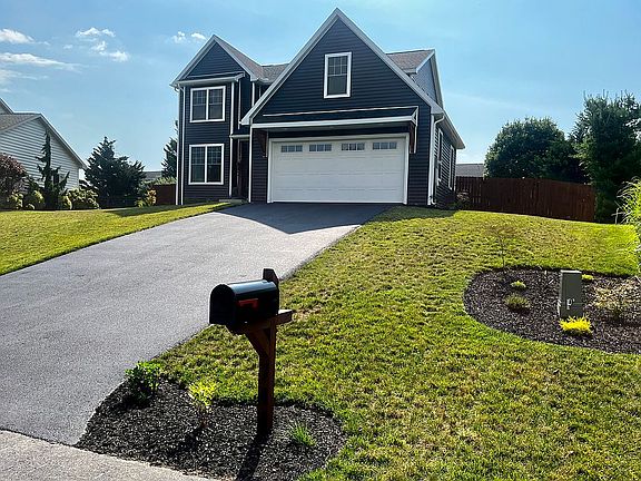 2nd image of 744 Cresson Dr