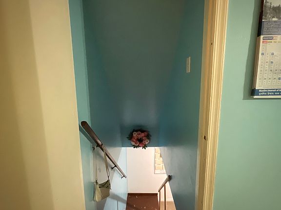 2nd image of 417 Acorn St