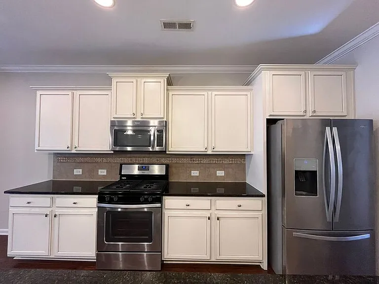 310 Princess Pl — Photo 5