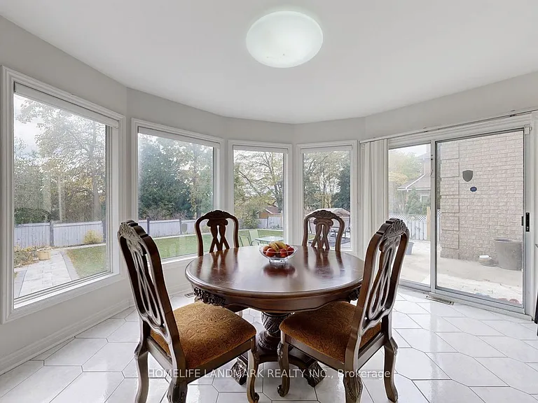 46 Green Ash Cres — Photo 11