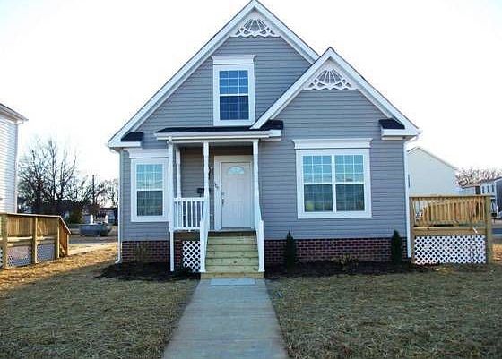 1st image of 301 E 16th St