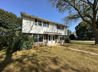 10522-10524 W Parnell Ave #10522, Hales Corners, WI 53130