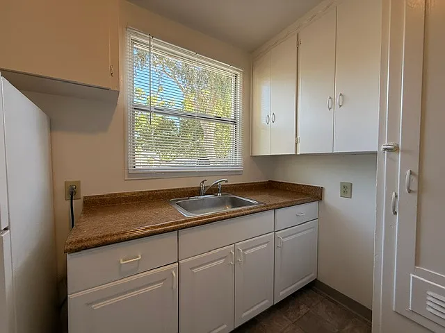 370 Estudillo Ave #10 — Photo 10