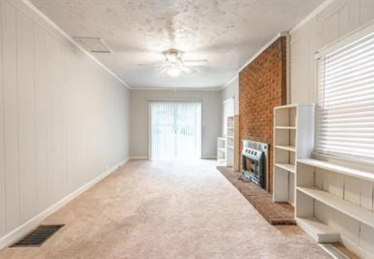 205 N Glover St — Photo 5