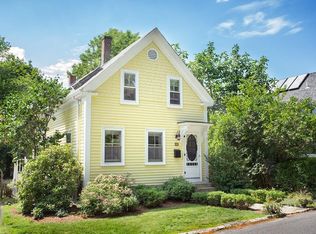 40 Forest St, Manchester, MA 01944