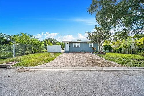 1601 Palm Way Photo 1