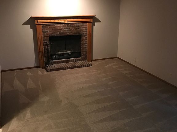 3rd image of 16221 Holmes Cir