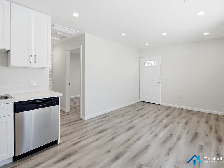 7404 Lemp Ave — Photo 5