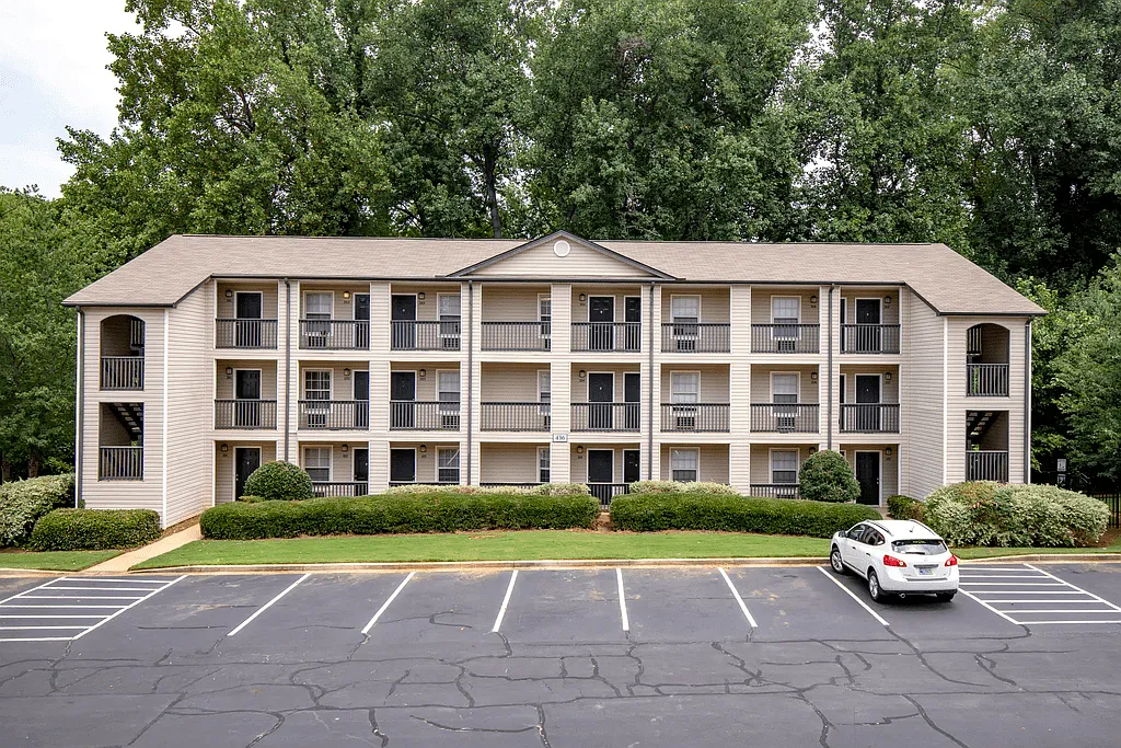 The Grove Apartments — Photo 4